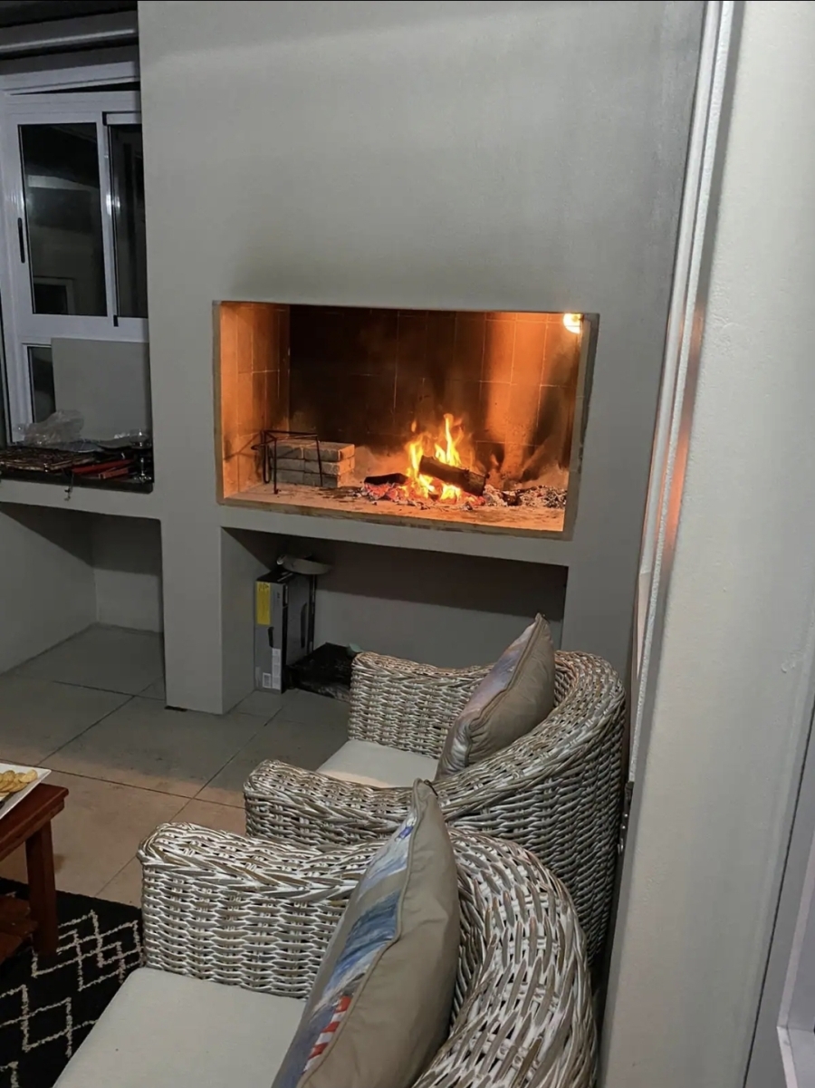 To Let 2 Bedroom Property for Rent in Westcliff Western Cape